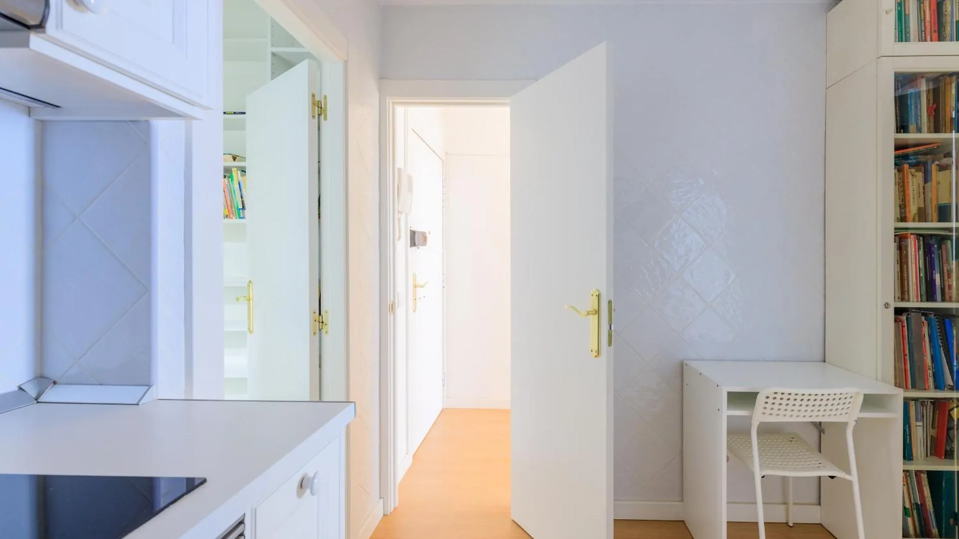 Apartman Aparteasy - Private Terrace, 3 Bedrooms, Eixample Barcelona Spanyolország